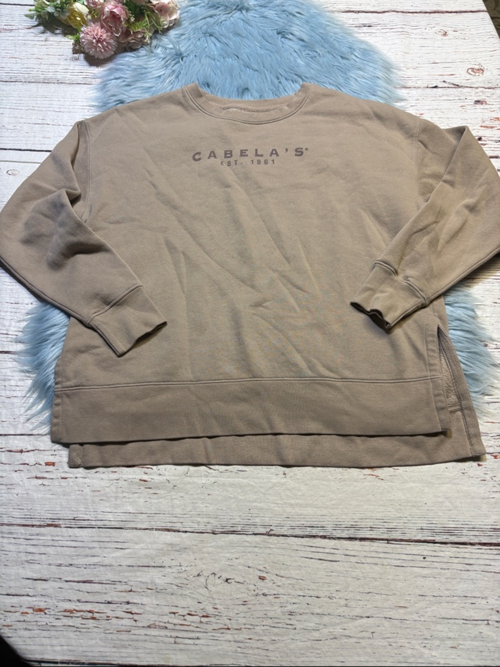 Cabela's Beige Relaxed Fit Side Split Hem Crewneck Sweatshirt sz S